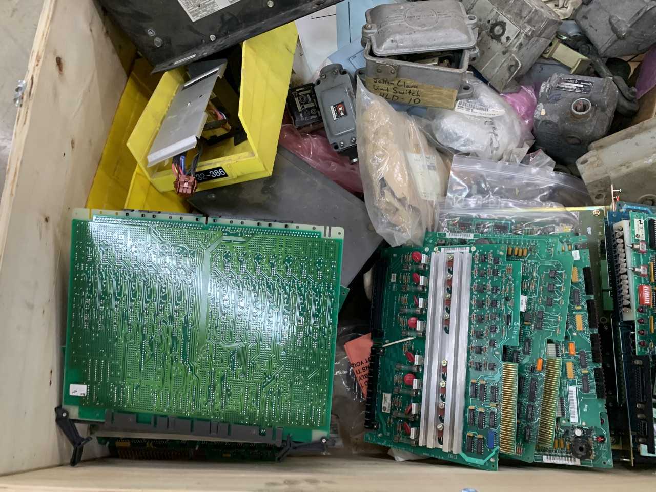 CRATE OF MISC ELECTRICAL AUTOMATION EQUIPMENT CIRCUIT BOARDS ALLEN BRADLEY DRIVE - MISCELLANEOUS