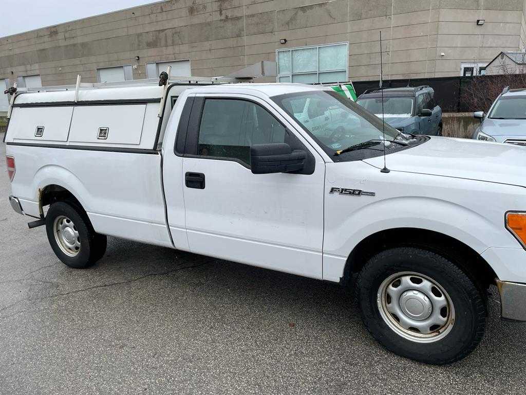 2014 FORD F150 XLT 4X2 REG. CAB PICKUP TRUCK WITH TOPPER - HYDRO EXCAVATOR TRUCKS