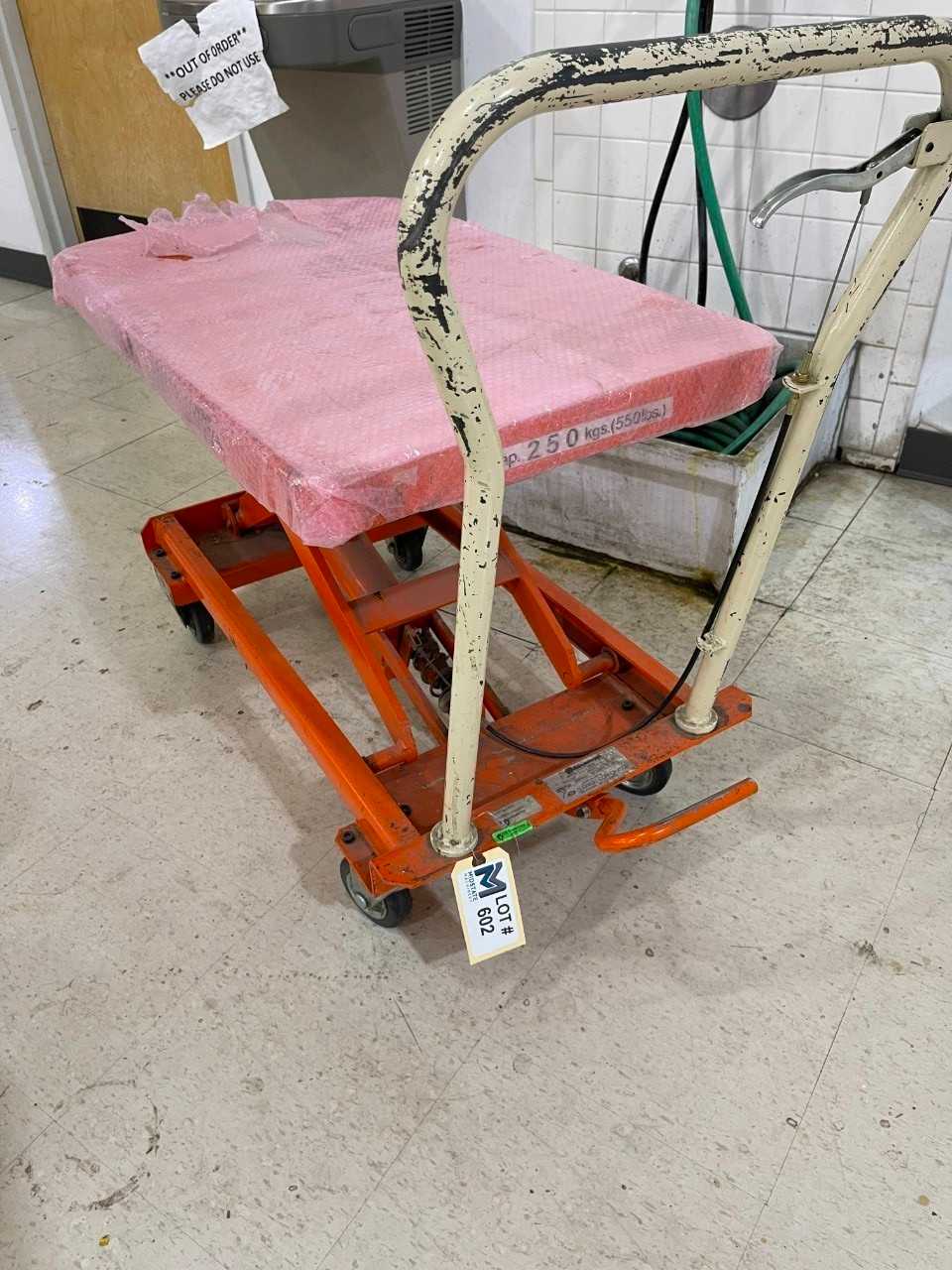 549 Lb Hydraulic Rolling Lift - ROLLING CARTS