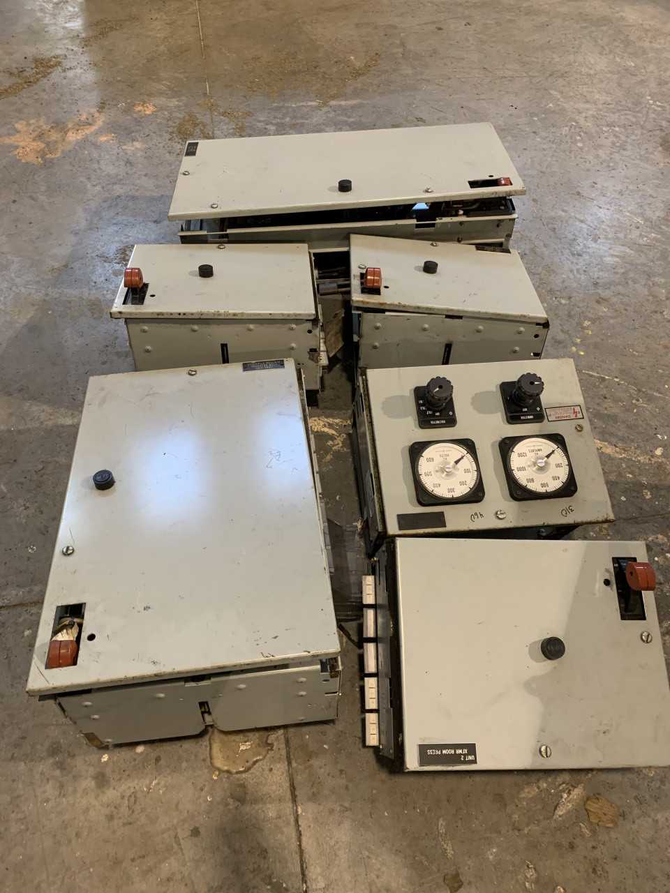 LOT OF GENERAL ELECTRIC MCC BUCKETS WITH BREAKERS AND STARTERS - MOTOR CONTROL CENTERS