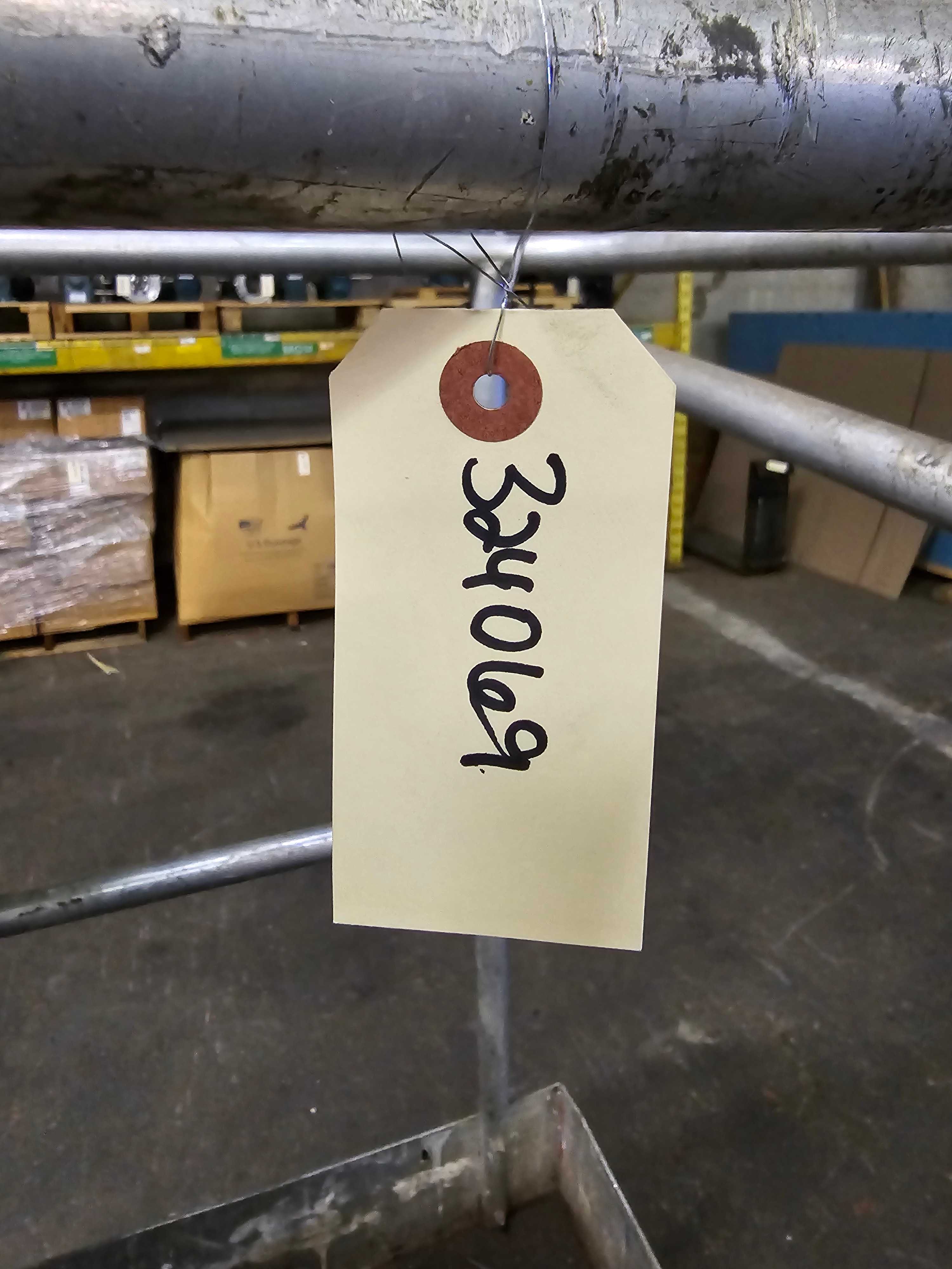 GENIE ONE MAN PERSONNEL LIFT - MATERIAL HANDLING EQUIPMENT