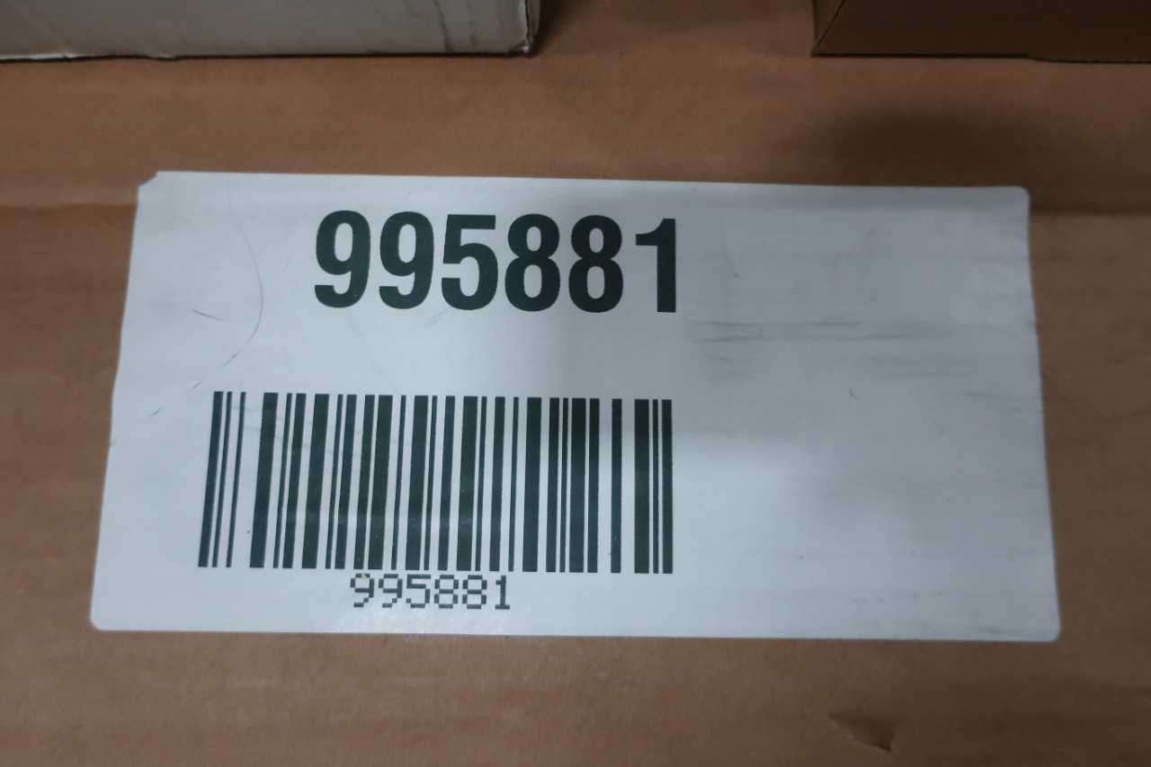 LOT OF ASSORTED SWAGELOK FITTINGS - PROCESS EQUIPMENT