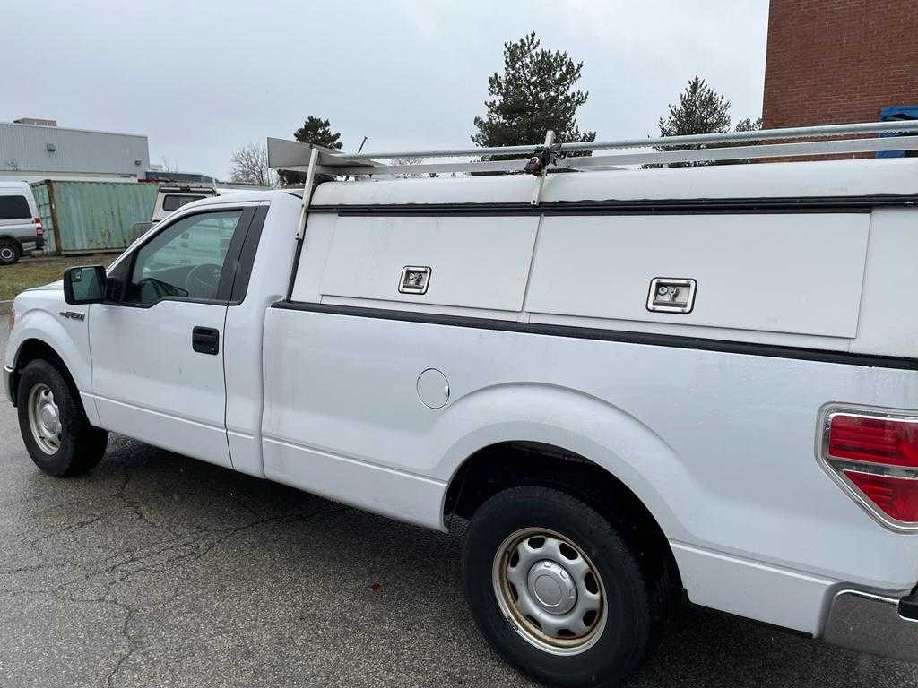 2014 FORD F150 XLT 4X2 REG. CAB PICKUP TRUCK WITH TOPPER - HYDRO EXCAVATOR TRUCKS