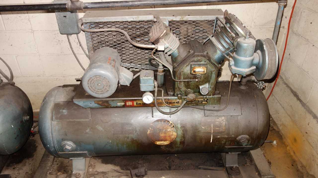 INGERSOLL-RAND 253 D5 5HP 230V-AC TYPE 30 AIR COMPRESSOR - AIR COMPRESSORS