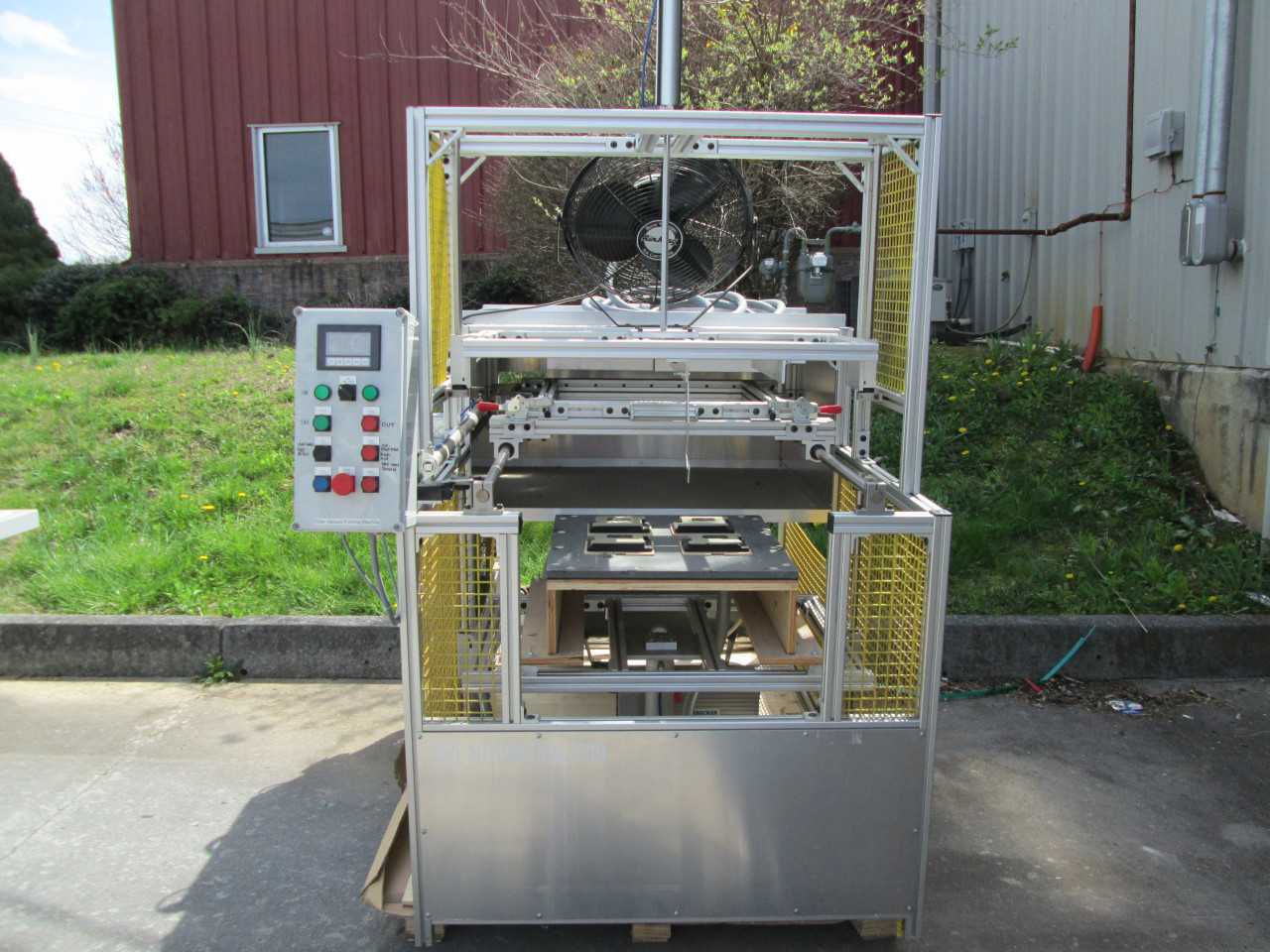 SIBE AUTOMATION VACUUM FORMING MACHINE 24" X 24" - PLASTICS PRODUCTION MACHINERY