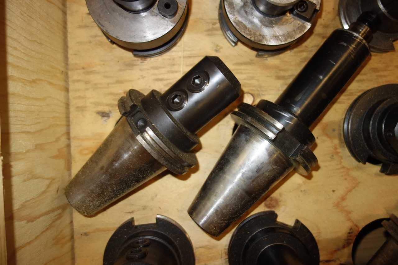 1 PALLET OF ASSORTED CAT 50 TOOL HOLDERS - MACHINING ACCESSORIES & TOOLING