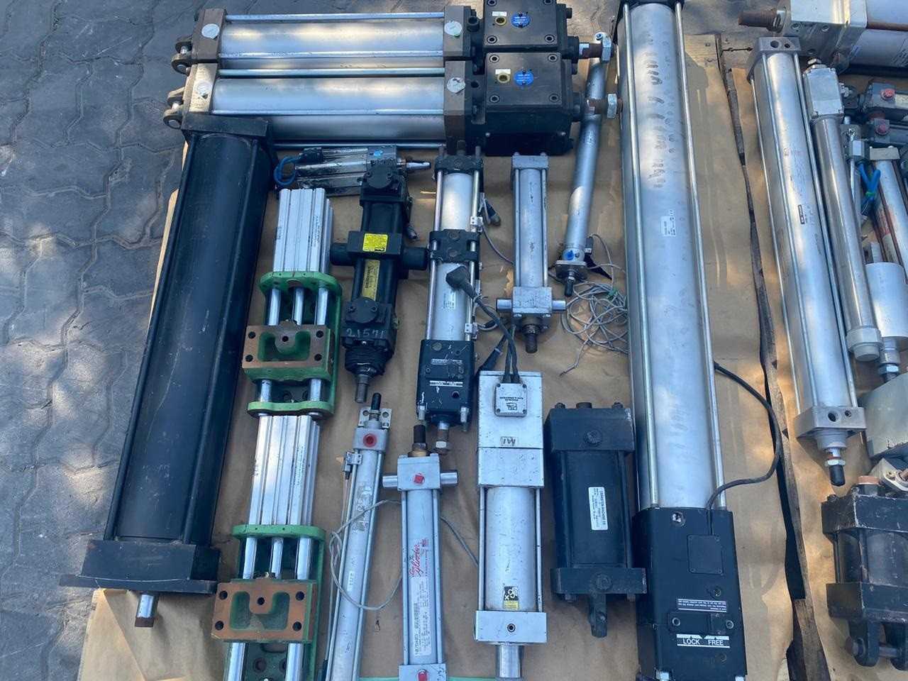 2 PALLETS OF ASSORTED PNEUMATICS - PNEUMATIC PARTS