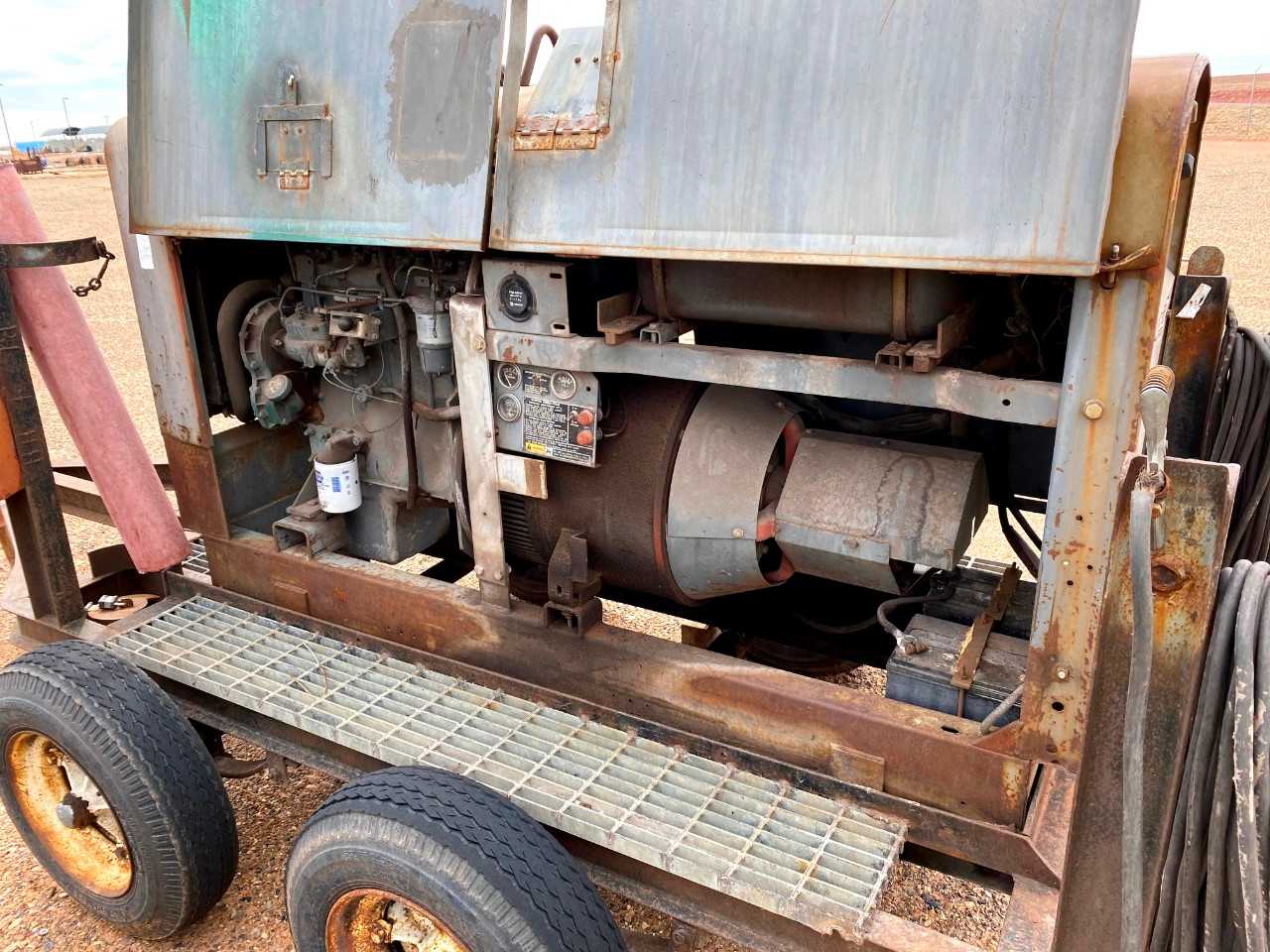 1991 Lincoln SAE-400 Diesel Arc Welder and Trailer - WELDING EQUIPMENT