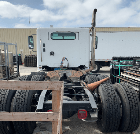 2009 Freightliner TATR Tractor - BUSES
