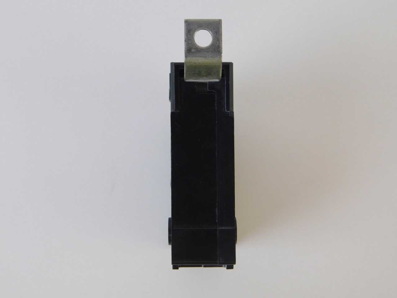 Quantity of 73x BAB1020 1P 20A 120/240VAC MCB/Residential Circuit Breakers - CIRCUIT BREAKERS