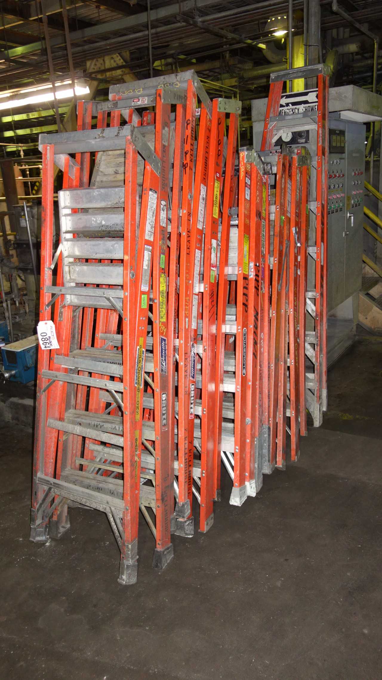 LOT OF ASSORTED FIBERGLASS LADDERS - MISCELLANEOUS
