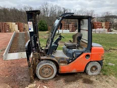 2016 Toyota 8FDU30 Forklift - SIT-DOWN FORKLIFT