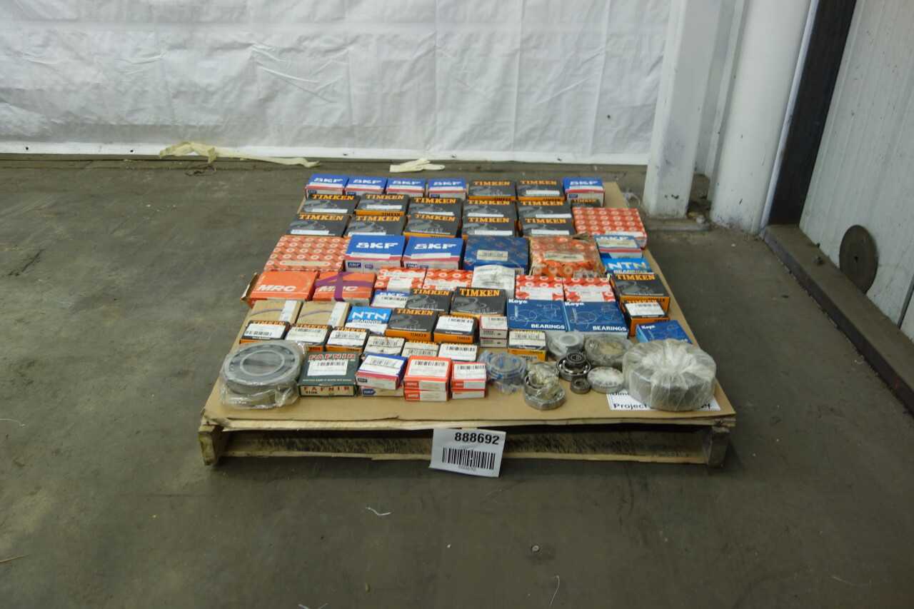PALLET OF ASSORTED ROLLER BEARINGS - BEARINGS