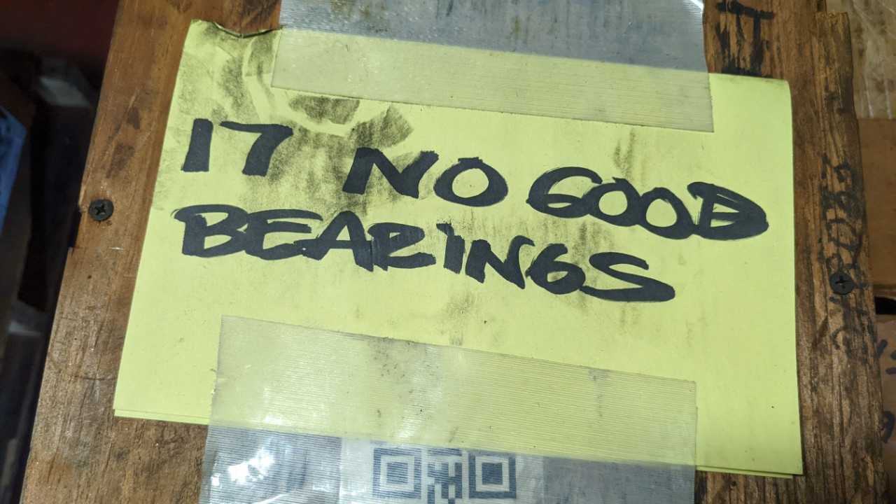 Lot of 17 boxes of bearings - BEARINGS