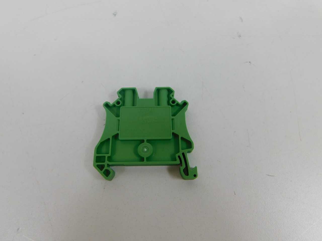 Quantity of 50x XBUT4GN Contacts - VALVES