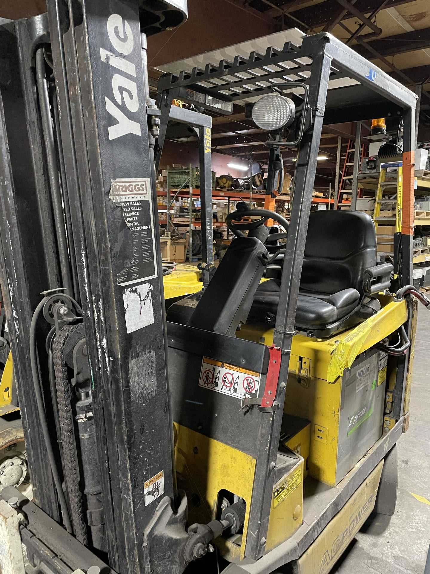 YALE ERC040AHN36TE082 ELECTRIC FORKLIFT - SIT-DOWN FORKLIFTS