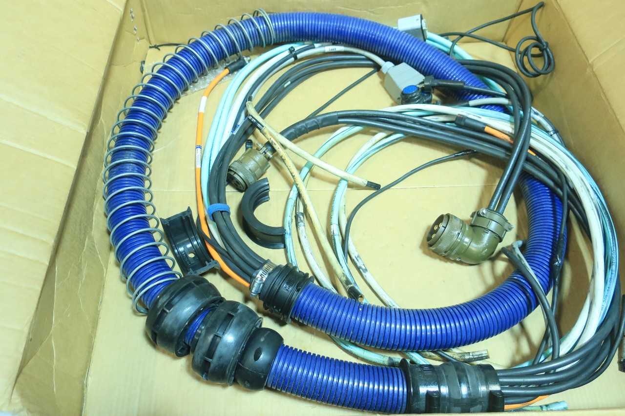 2 PALLETS OF ASSORTED ELECTRICAL 7.358.052.3901 CORRUGATED UMBILICAL CABLE-WIRE CONTROLS- LEONI - ELECTRICAL COMPONENTS