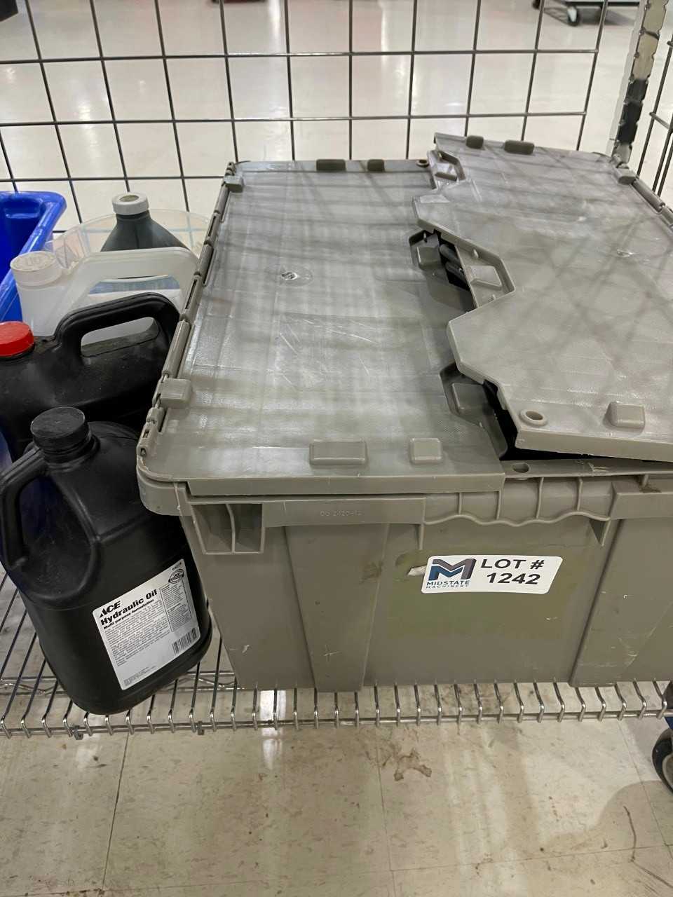 Gear & Hydraulic fluid. Tote with cords - MISCELLANEOUS