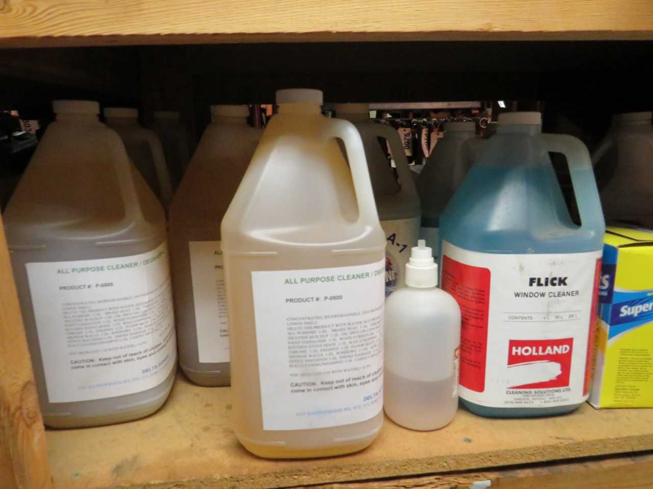 LOT OF ASSORTED CLEANING AND COMMERCIAL RESTROOM SUPPLIES - MISCELLANEOUS