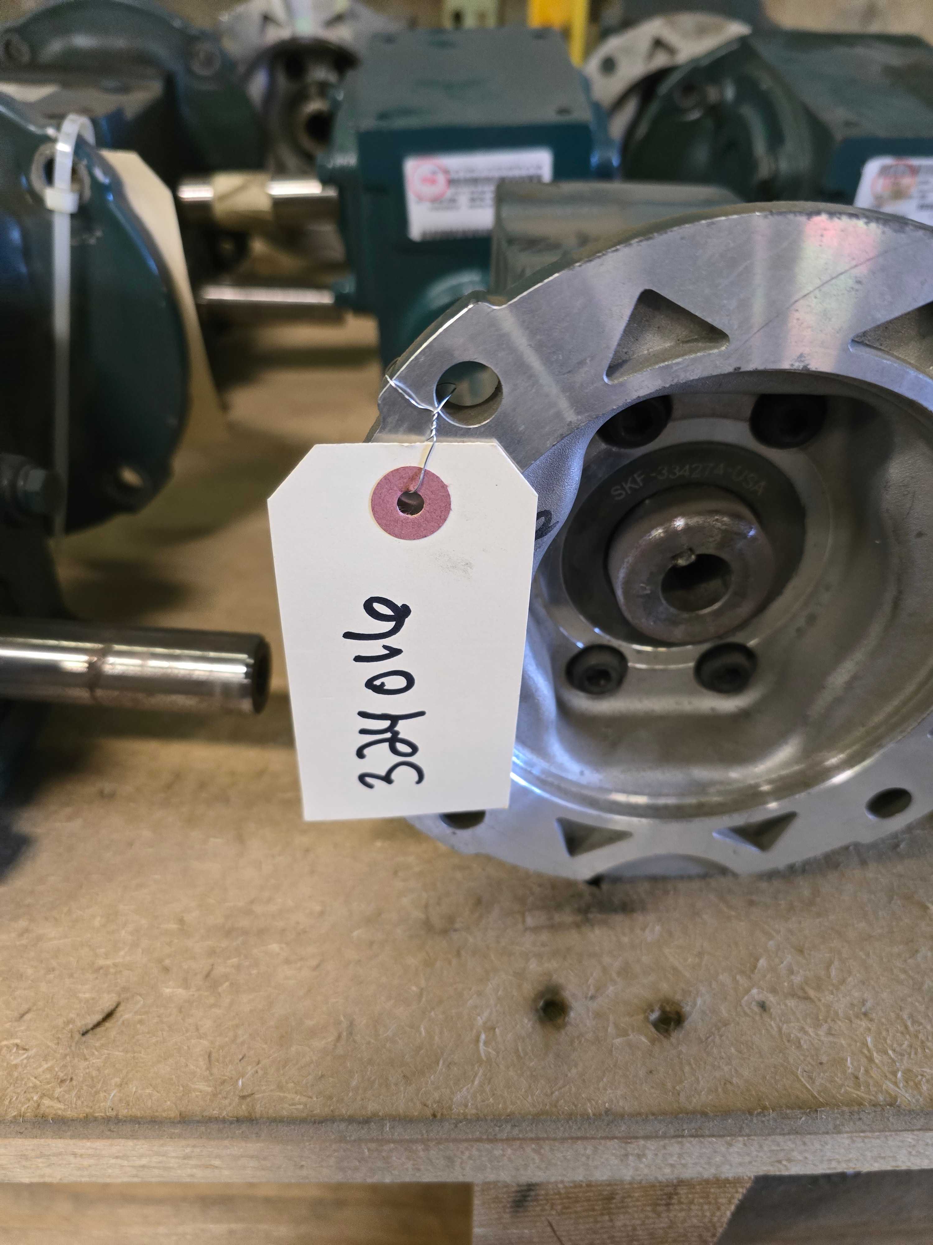 LOT OF DODGE TIGEAR RIGHT ANGLE GEAR REDUCERS - QTY 8 - GEAR REDUCERS