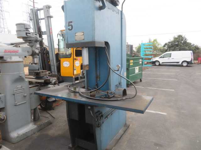 Hannifin Hydraulic Press 24 in X 72 in Bed 28 ton Cap - MACHINING ACCESSORIES & TOOLING