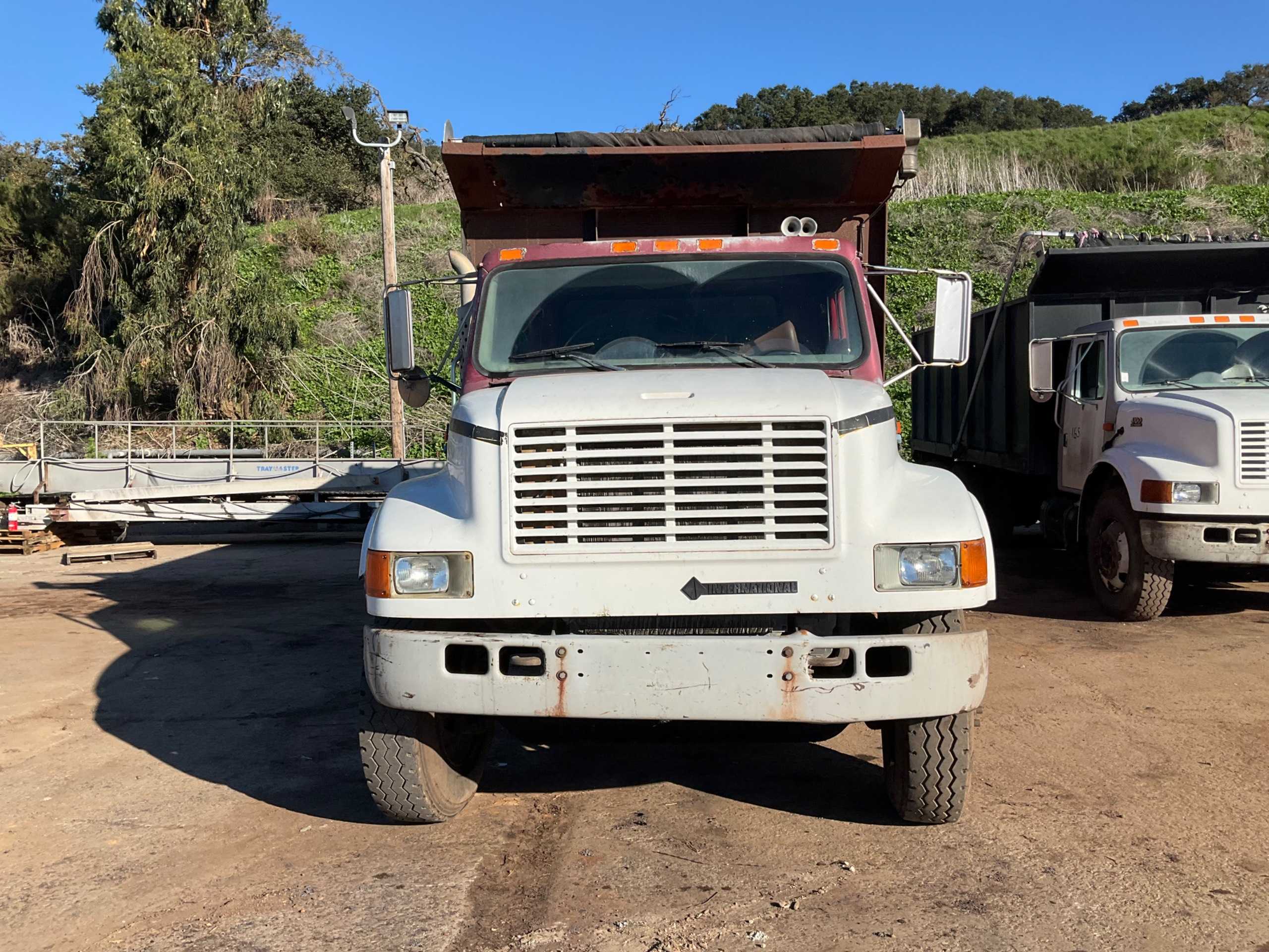 1997 INTERNATIONAL 4900 6X4 DUMP TRUCK