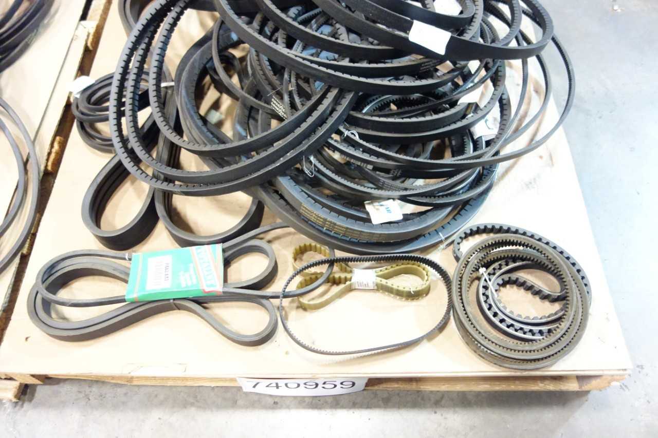 2 PALLETS OF ASSORTED V-BELTS- GOODYEAR, GATES - BELTS