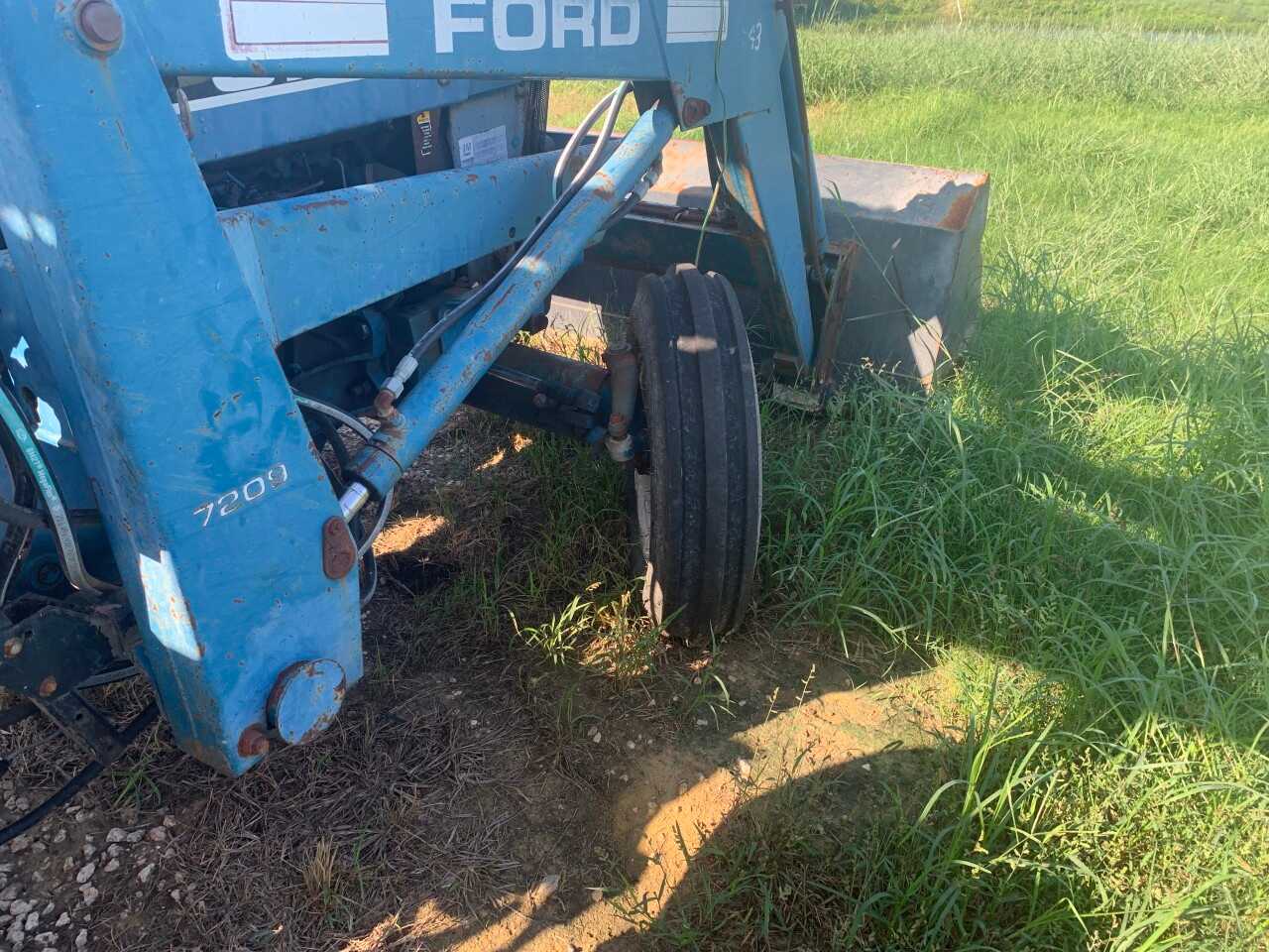 FORD F3930 TRACTOR-LOADER - CONSTRUCTION EQUIPMENT