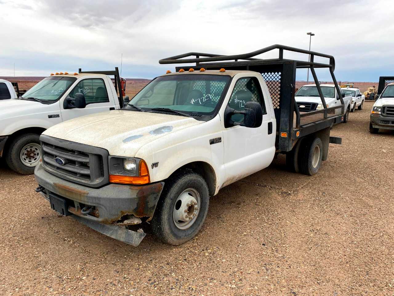2001 Ford F-350 4x2 Regular Cab Pickup Truck w/ Flatbed - HYDRO EXCAVATOR TRUCKS