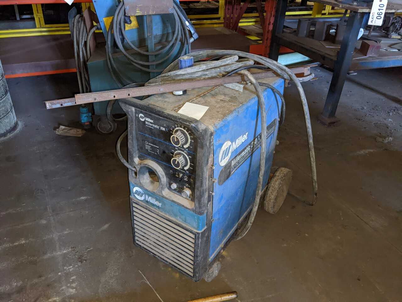 1994 MILLER MILLERMATIC 25 DC WELDER - WELDING EQUIPMENT