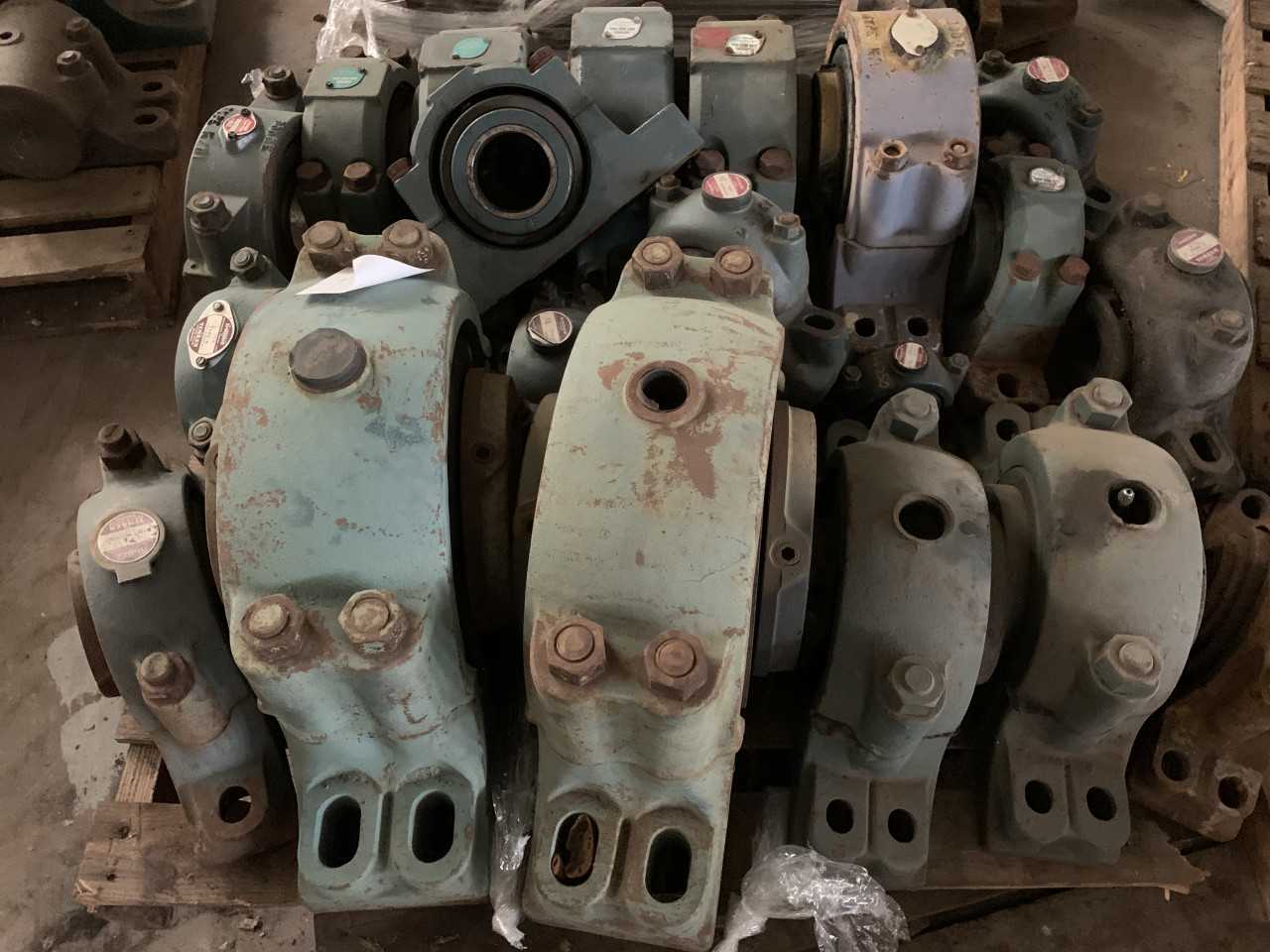 PALLET OF DODGE PILLOW BLOCK BEARINGS VARIOUS SIZES - BEARINGS