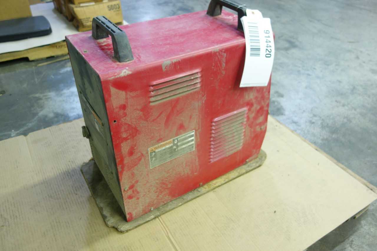 LINCOLN ELECTRIC INVERTEC STT II SURFACE TENSION TRANSFER WELDER - WELDING EQUIPMENT