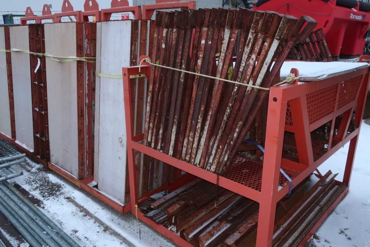CONCRETE FORMS - ELECTRIC POWER TOOLS