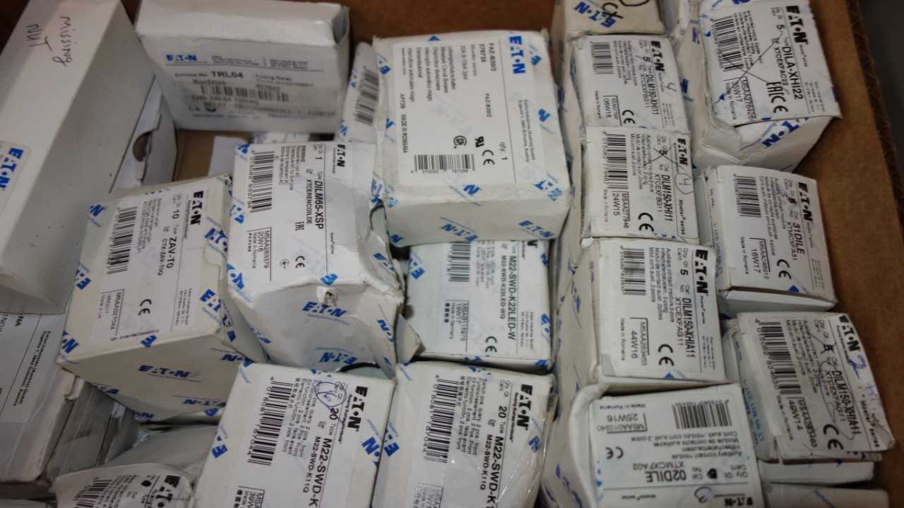 1 BOX OF EATON / CUTLER HAMMER ELECTRICAL - ELECTRICAL COMPONENTS
