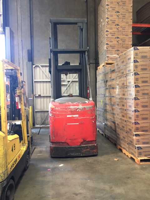 2000 Raymond CSR-30T turret truck, Downey, CA - FORKLIFTS
