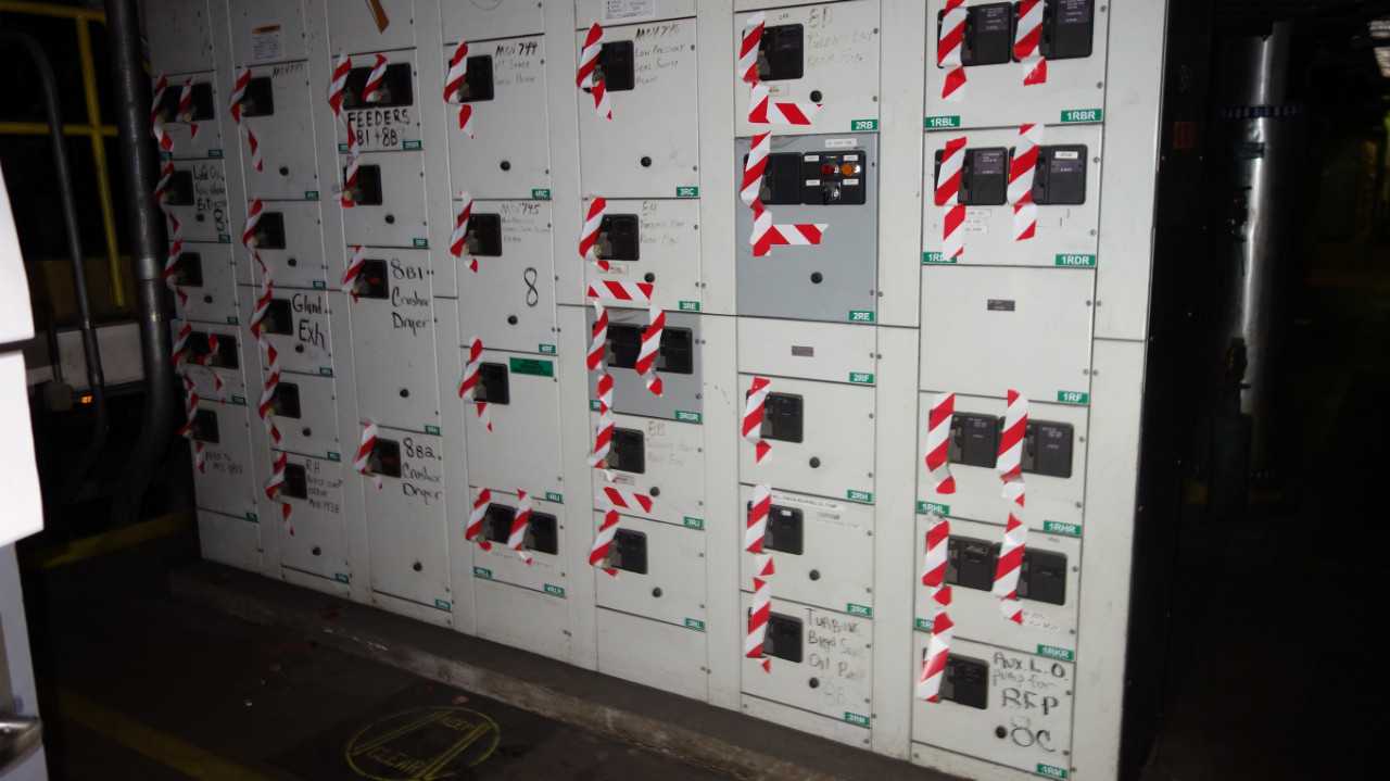 X7 VERTICAL SECTIONS OF WESTINGHOUSE MCC BUCKETS - MOTOR CONTROL CENTERS