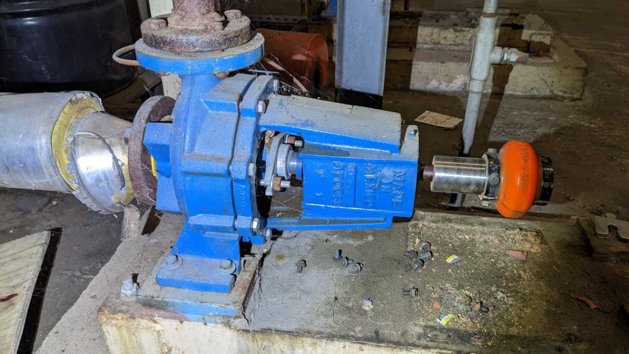 LOT OF 2 GOULD WATER PUMP - PUMPS
