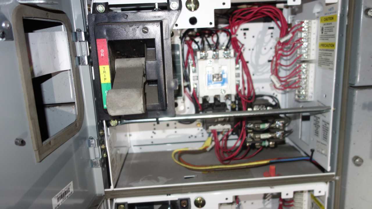 X9 VERTICAL SECTIONS OF EATON FREEDOM 2100 MCC - MOTOR CONTROL CENTERS