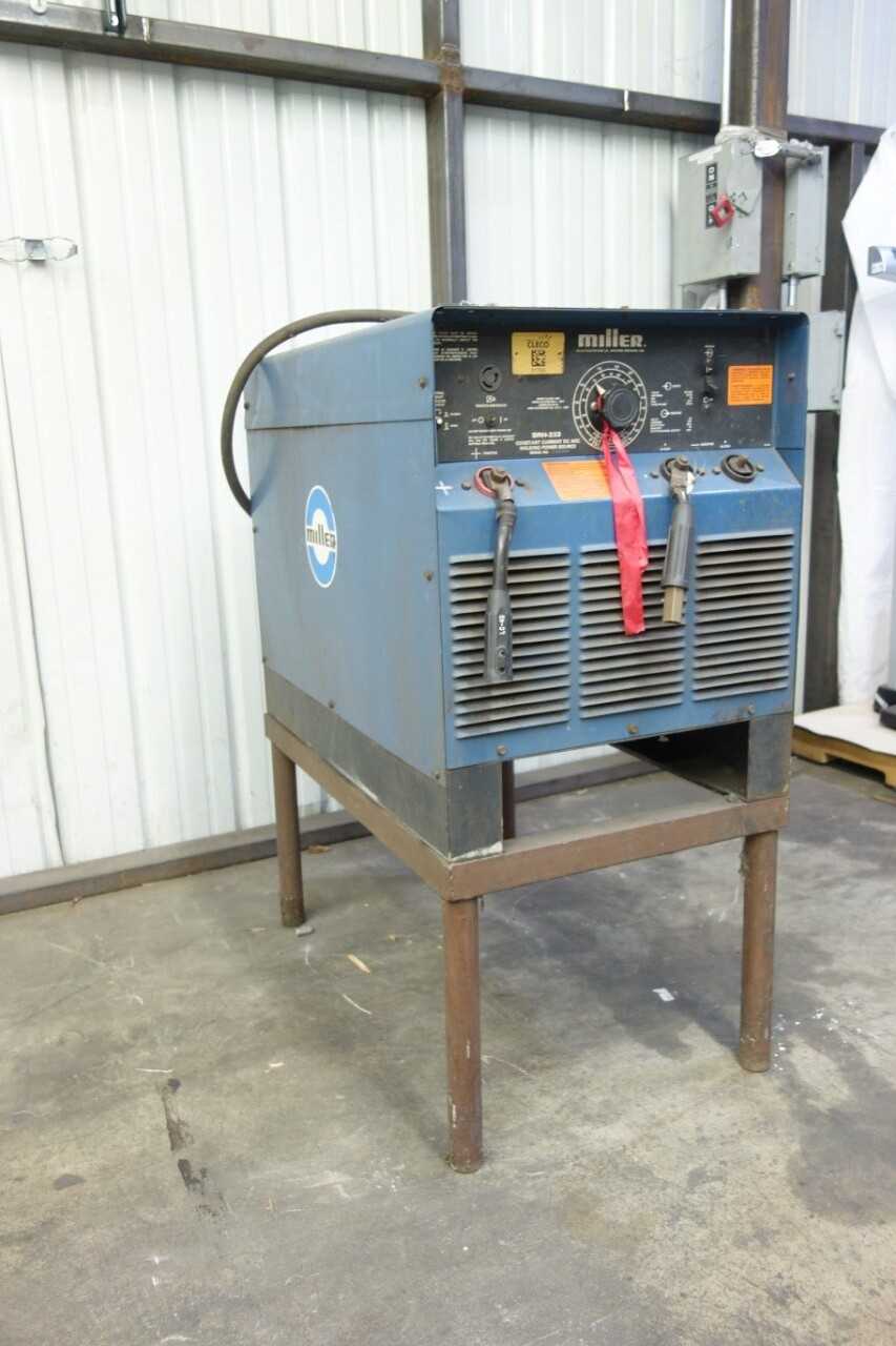 MILLER SRH-333 ARC WELDING POWER SOURCE - WELDING EQUIPMENT