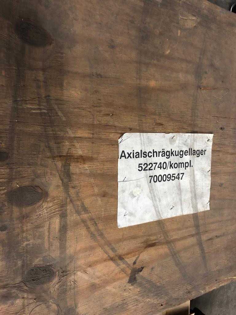 1 pallet of assorted bearings - BEARINGS