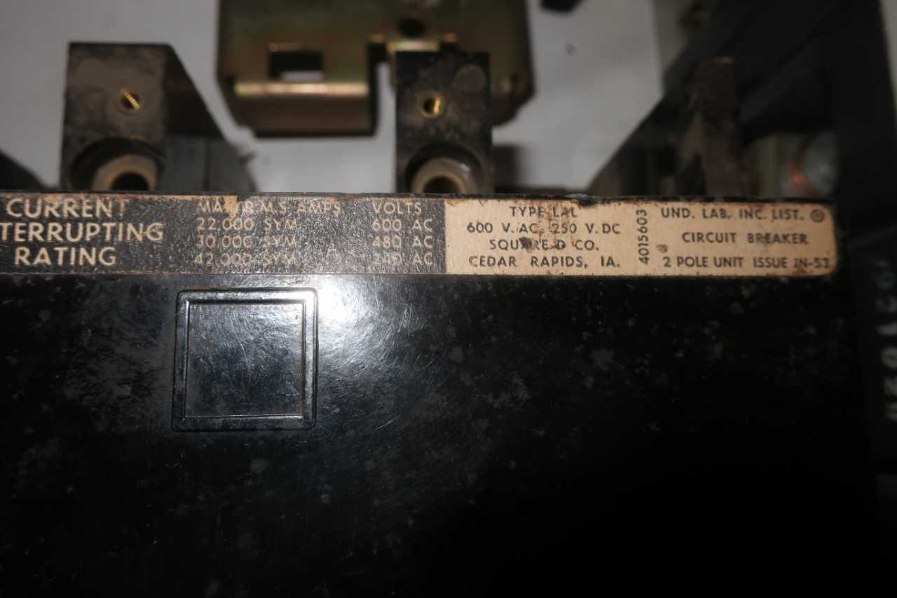 LOT OF 6 ASSORTED CIRCUIT BREAKERS - CIRCUIT BREAKERS