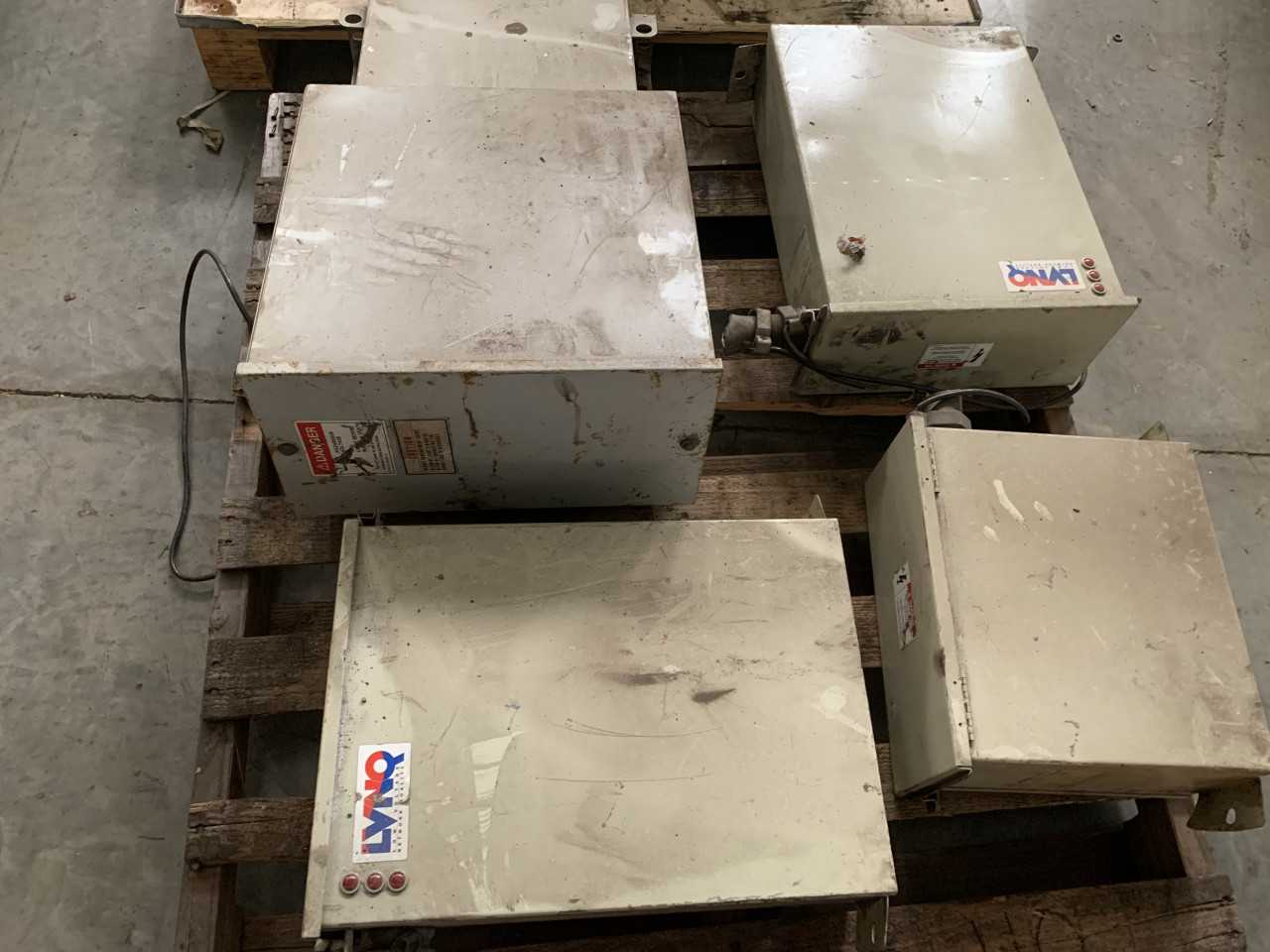 PALLET OF LVNQ CAPACITORS - CAPACITORS