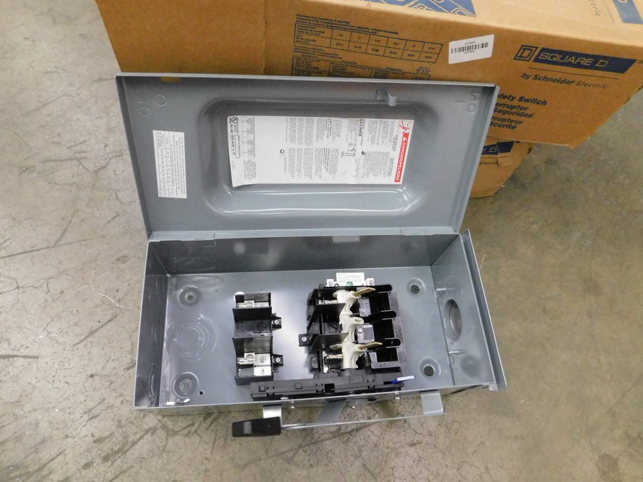 Lot of 2 Disconnect Switches - DISCONNECT SWITCHES