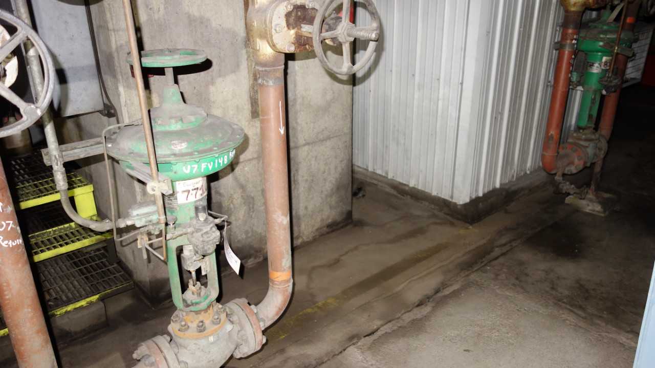 LOT OF 2 FISHER 667-ES 3IN CL150 CONTROL VALVES STEEL - CONTROL VALVE