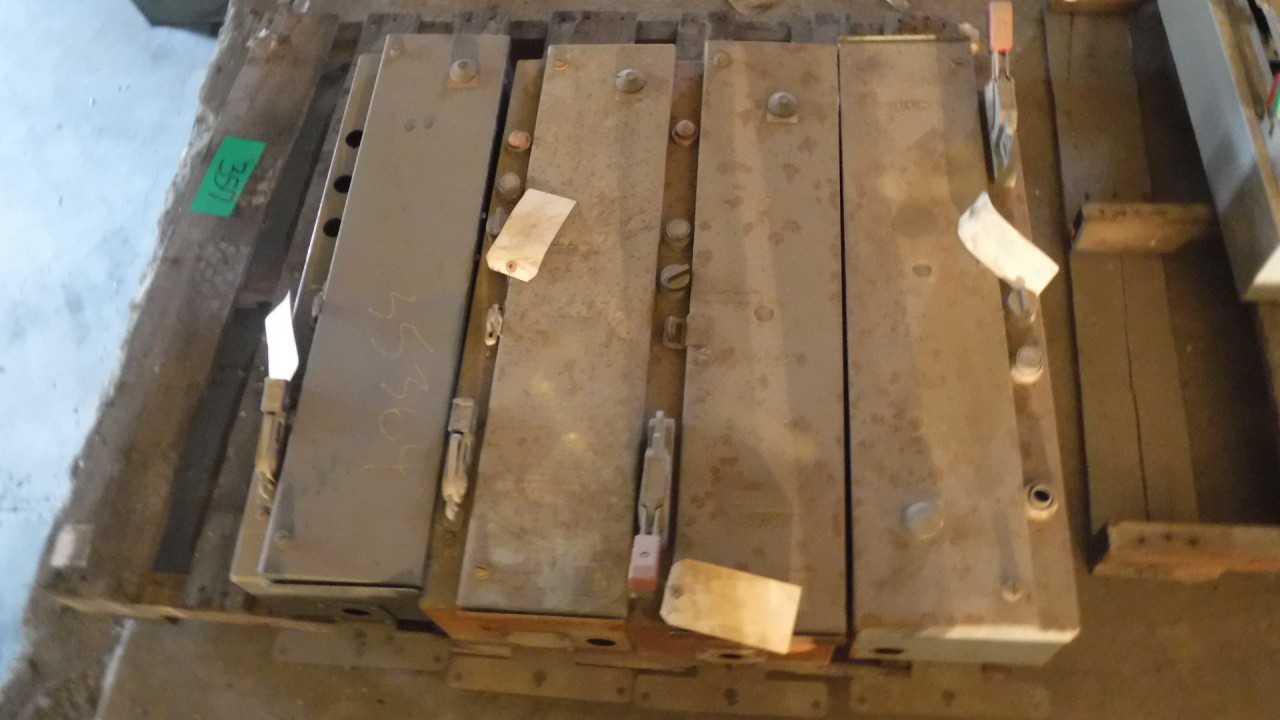 Lot of 25 HP Cutler-Hammer Size 2 Starters - ELECTRIC POWER TOOLS