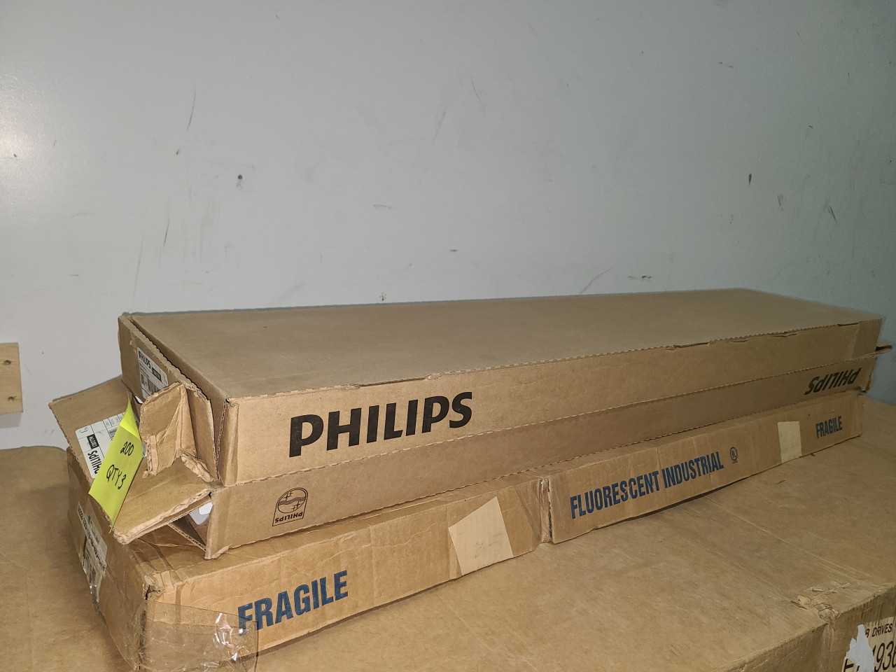 PHILIPS LIGHTING QTY 3 - LIGHTING