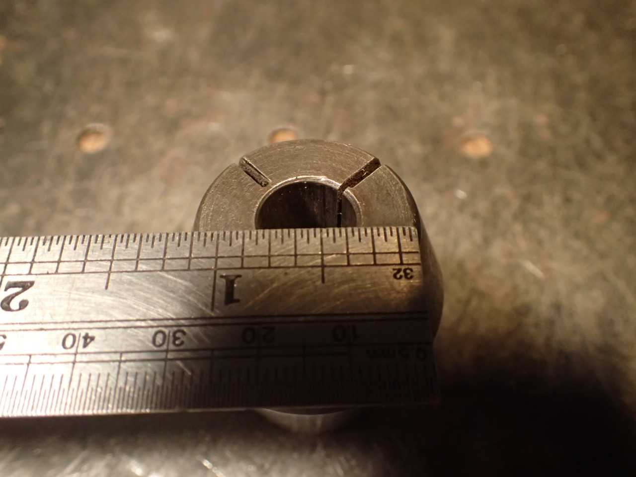 Universal Engineering Series ZZ Double Taper Collet: 1/2" Round Smooth - HOLEMAKING TOOLS