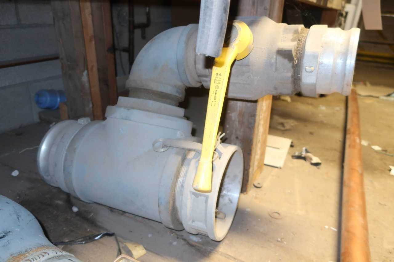 LOT OF ASSORTED PIPE FITTINGS - PROCESS EQUIPMENT
