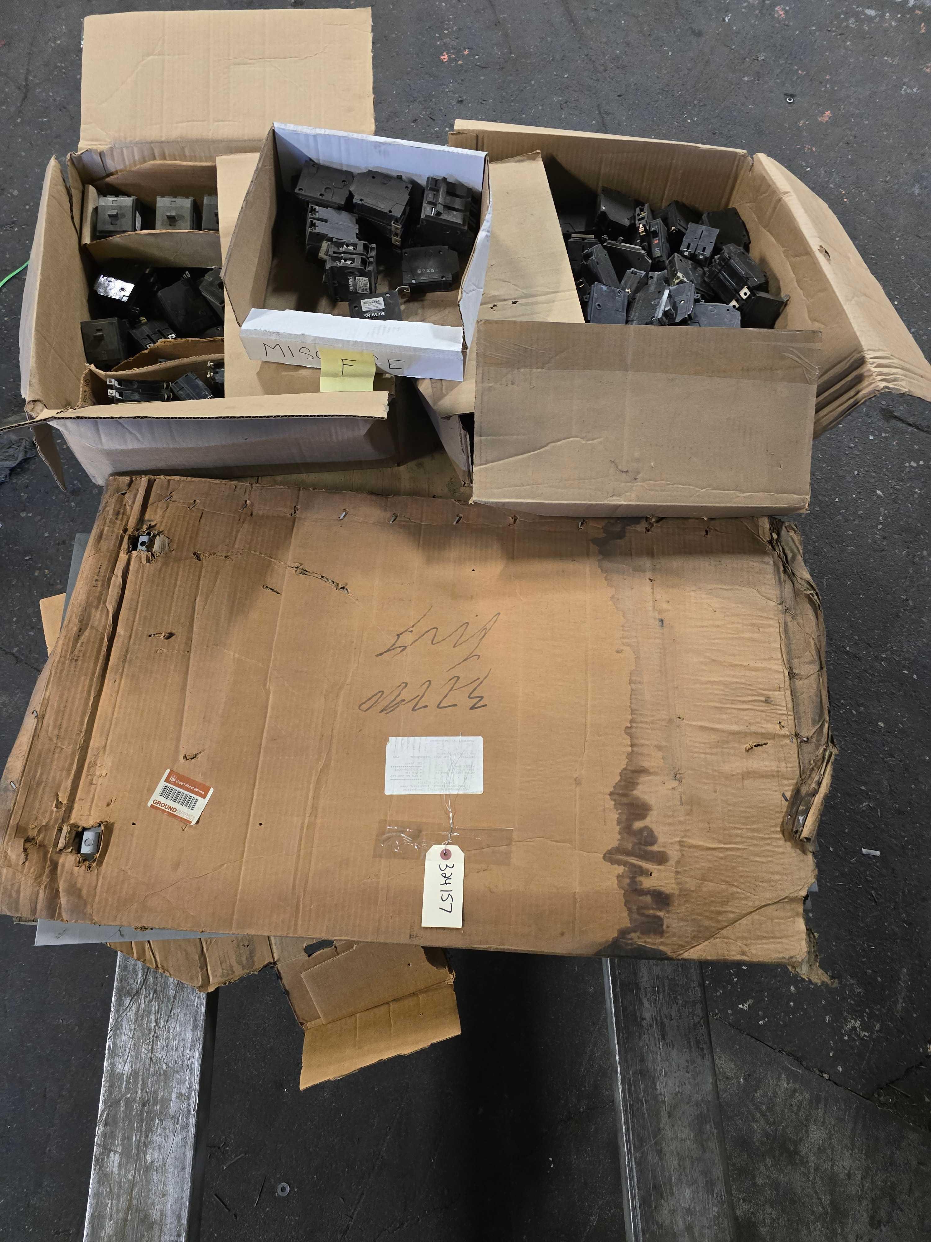 LOT OF SQUARE D & WESTINGHOUSE PANEL COVERS & ASSORTED CIRCUIT BREAKERS - ELECTRICAL COMPONENTS LOT OF SQUARE D & WESTINGHOUSE PANEL COVERS & ASSORTED CIRCUIT BREAKERS - ELECTRICAL COMPONENTS