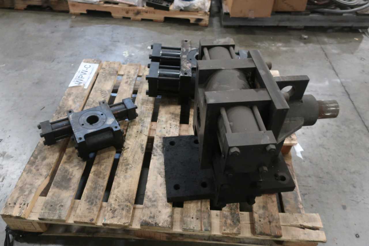 LOT OF 3 ASSORTED HYDRAULIC CYLIDERS - HYDRAULIC CYLINDERS